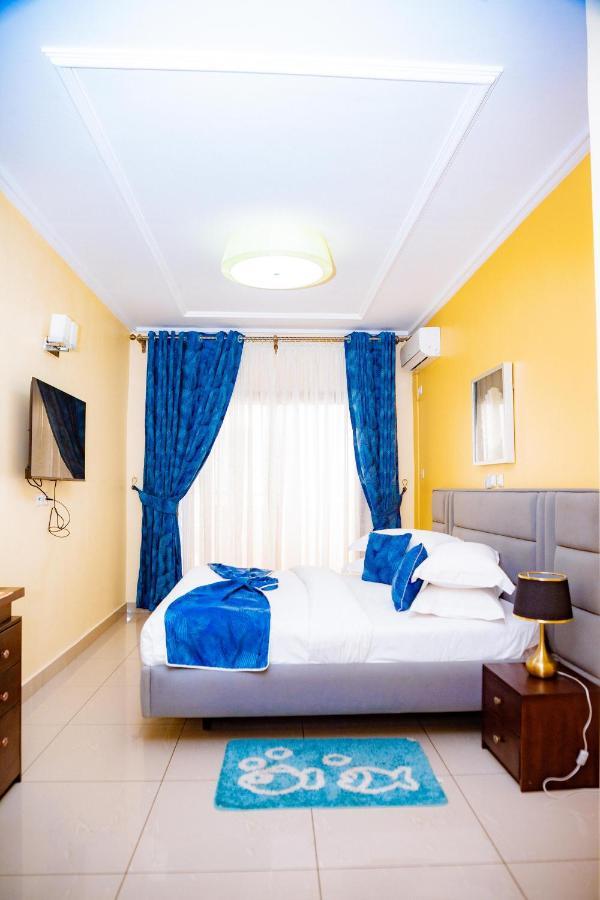 Ferienwohnung Loumia Premium Bonapriso Douala Exterior foto