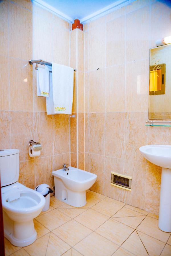 Ferienwohnung Loumia Premium Bonapriso Douala Exterior foto