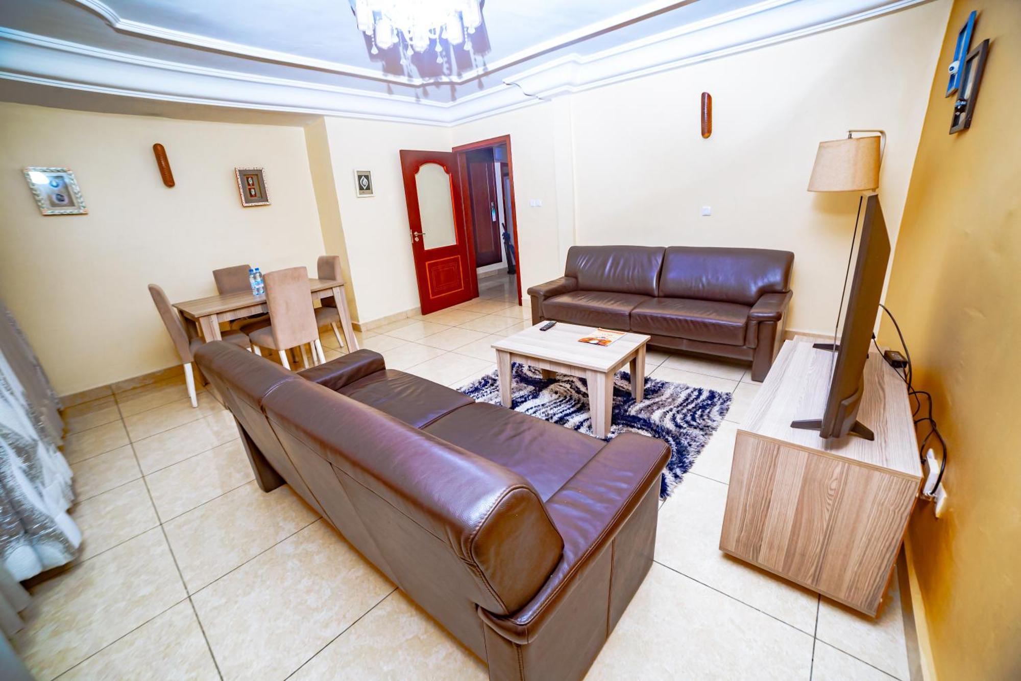 Ferienwohnung Loumia Premium Bonapriso Douala Exterior foto