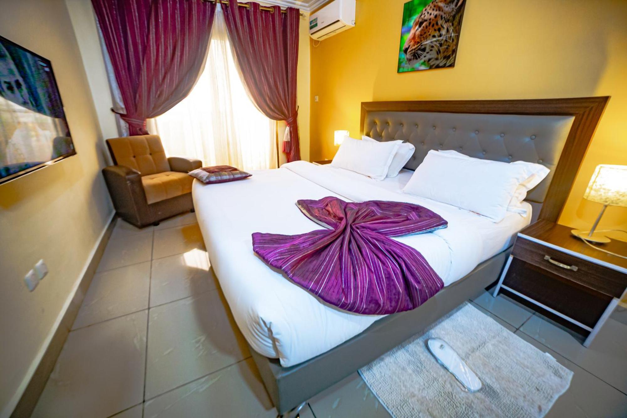 Ferienwohnung Loumia Premium Bonapriso Douala Exterior foto